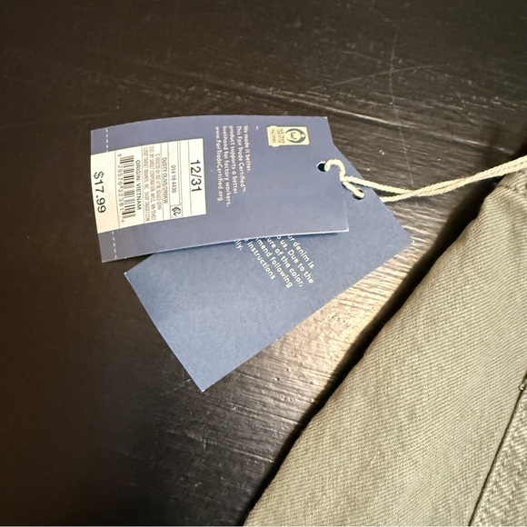 Universal thread Women's Casual green Denim Shorts - Picture 3 of 6